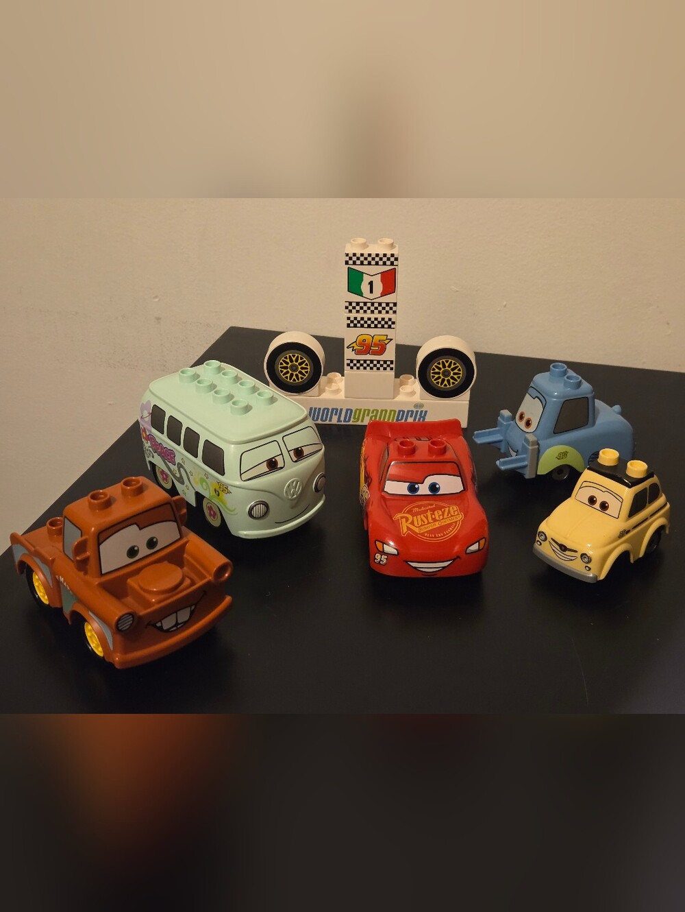 Duplo Disney Pixar Cars Lightning McQueen Mater Luigi Volkswagen Grand Prix